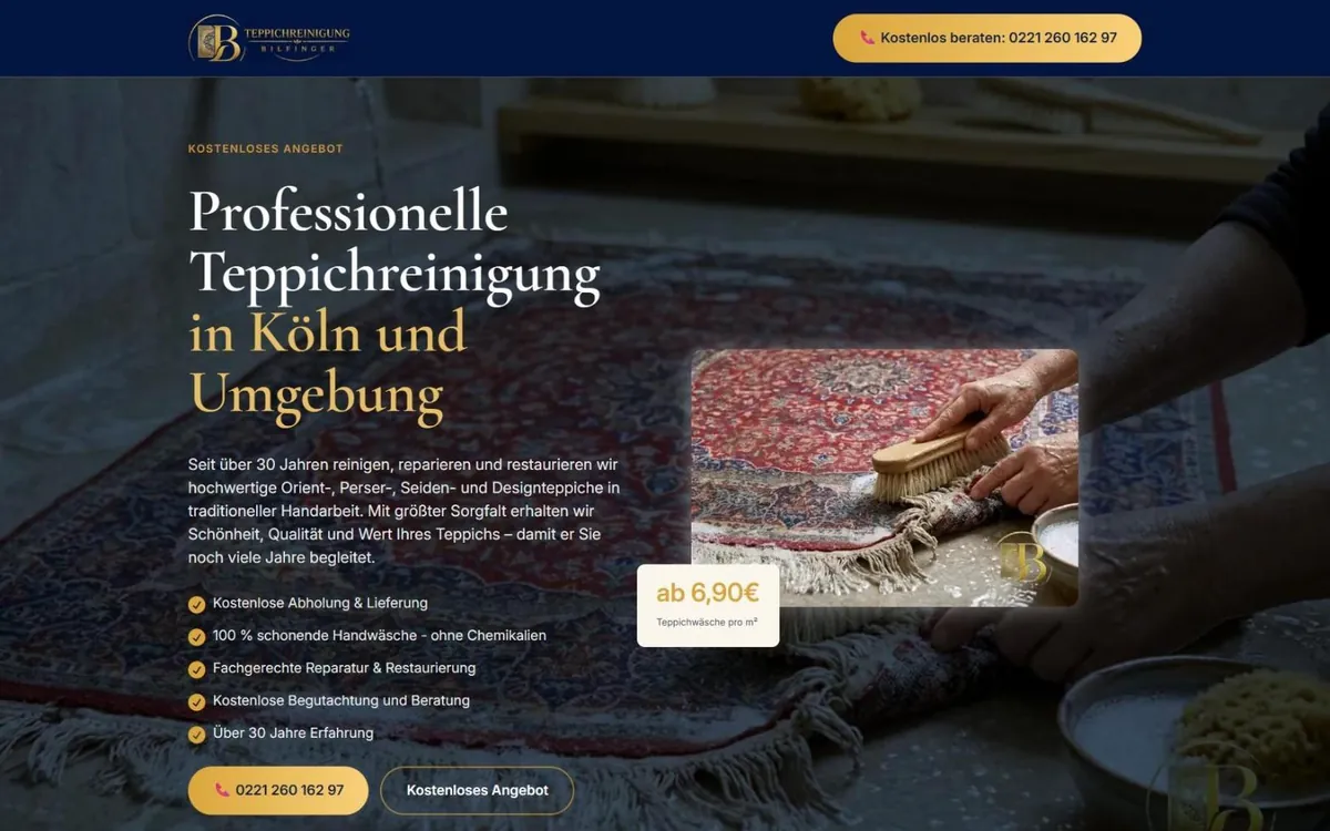 Startseite von teppichreinigung-bilfinger.de mit Serifenüberschrift, goldenen Buttons und Hand mit Teppichbürste